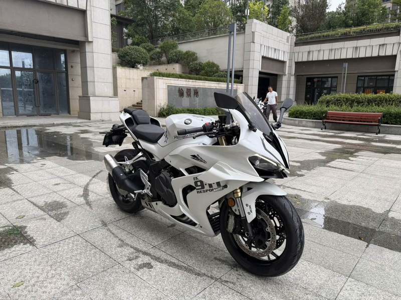 QJMOTOR 赛600