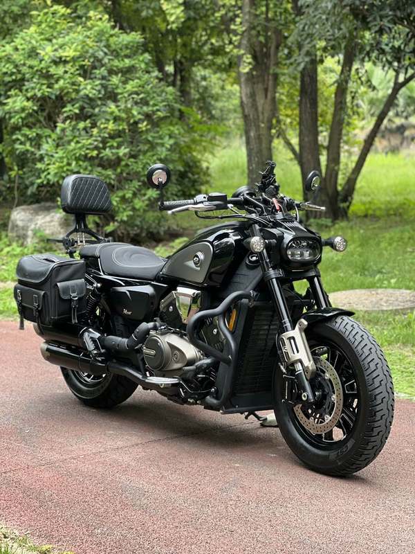 QJMOTOR 闪600