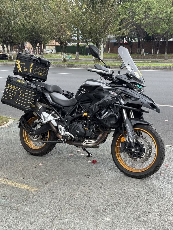 贝纳利 TRK552