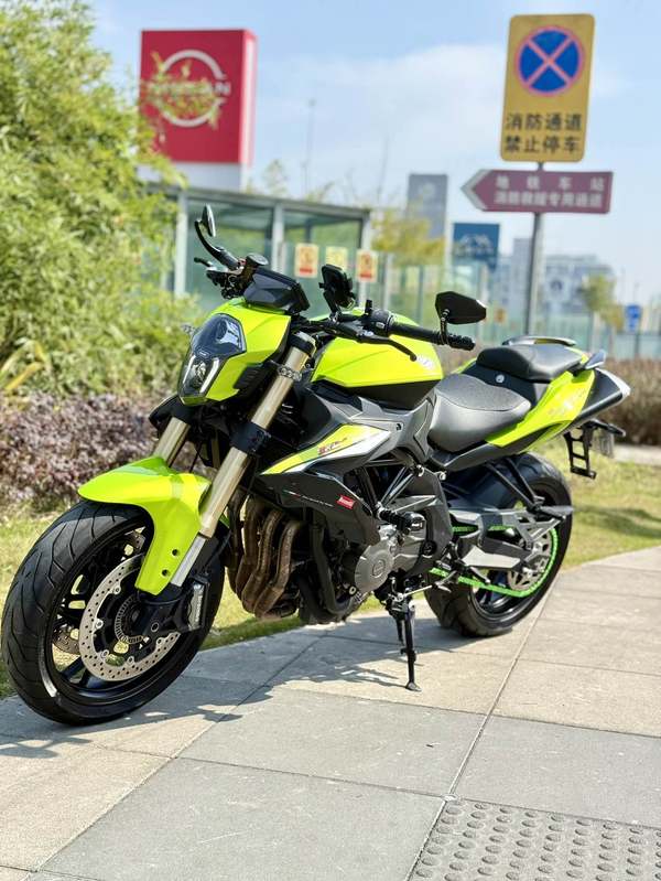 贝纳利 TNT600i