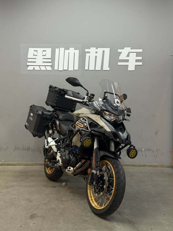 贝纳利 TRK552