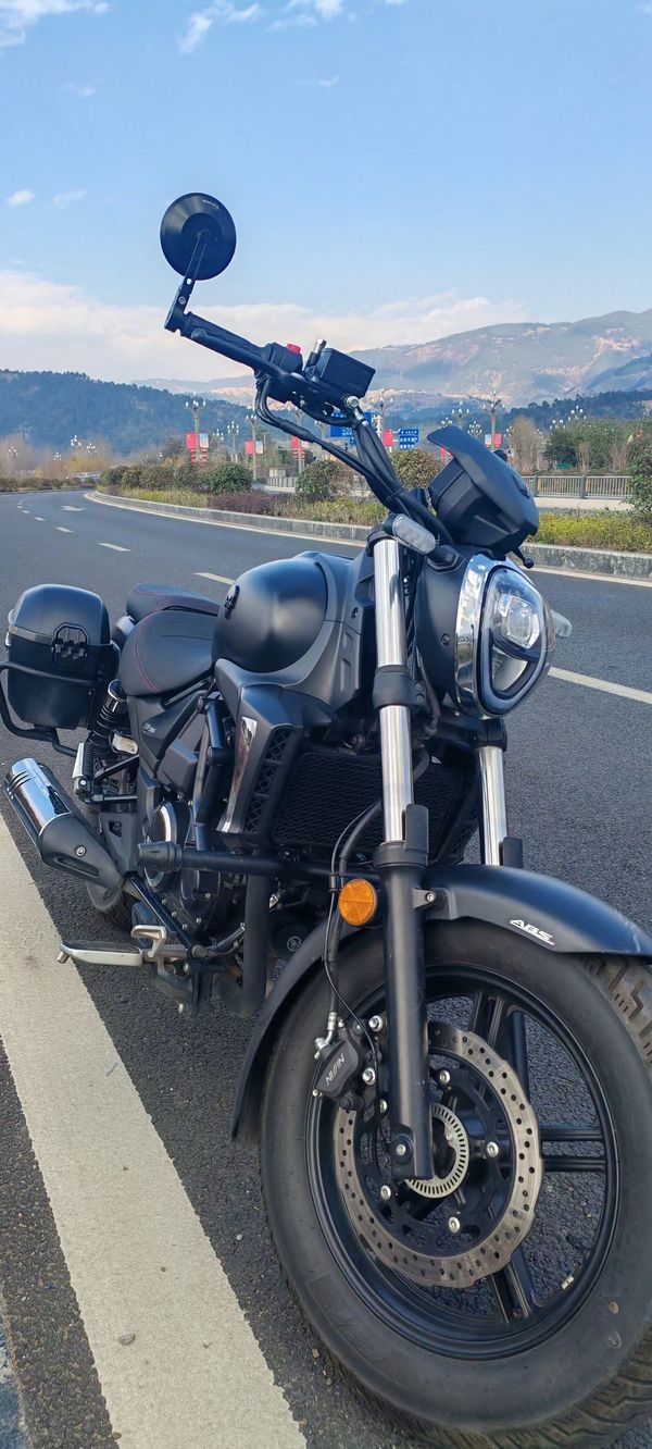 豪爵 TR300