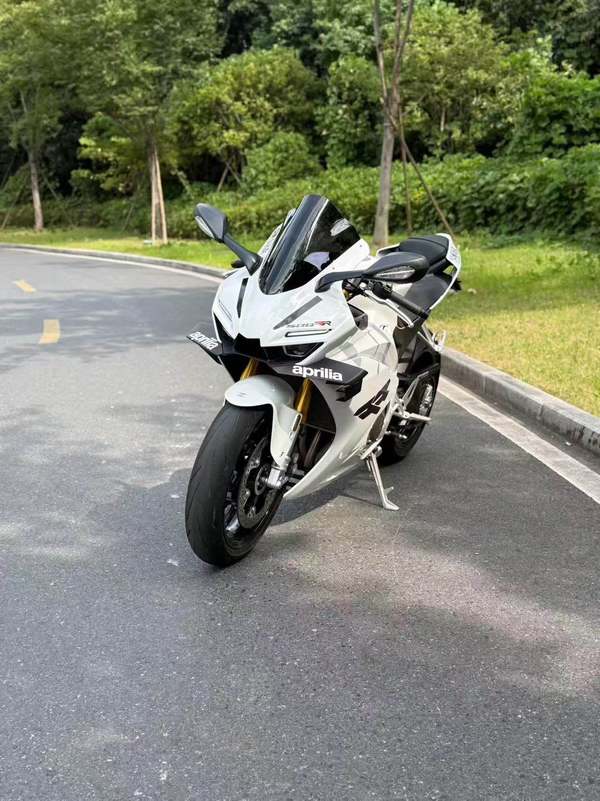 张雪机车 500RR