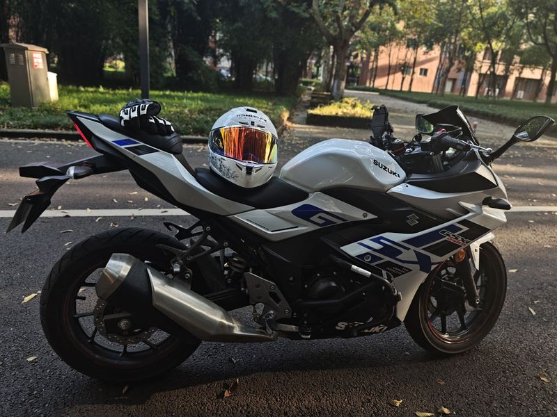 豪爵铃木 GSX250R