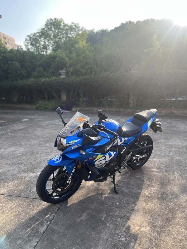 豪爵铃木 GSX250R