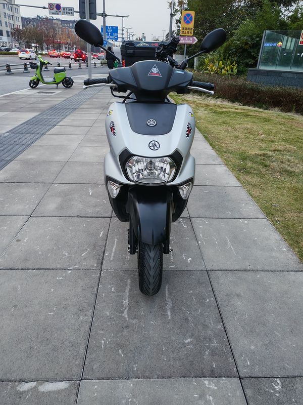 建设雅马哈 旭鹰125