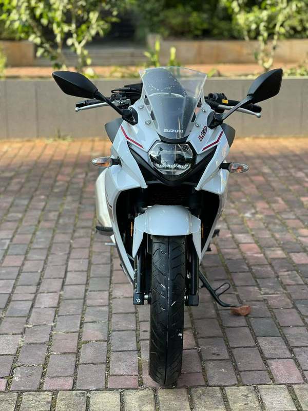 豪爵铃木 GSX250R