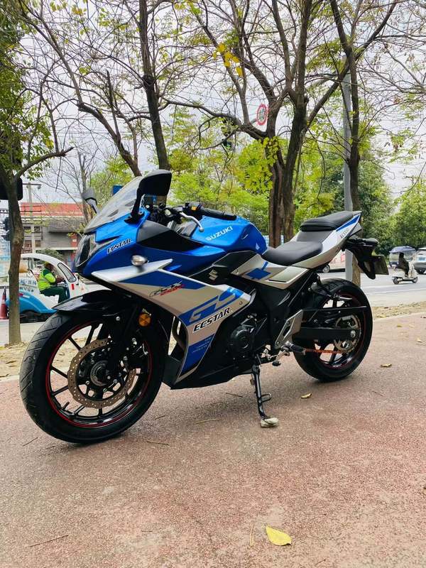 豪爵铃木 GSX250R