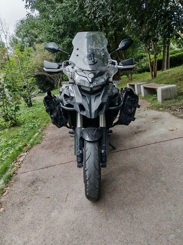 贝纳利 金鹏 TRK502