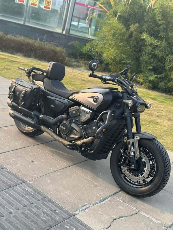 QJMOTOR 闪600