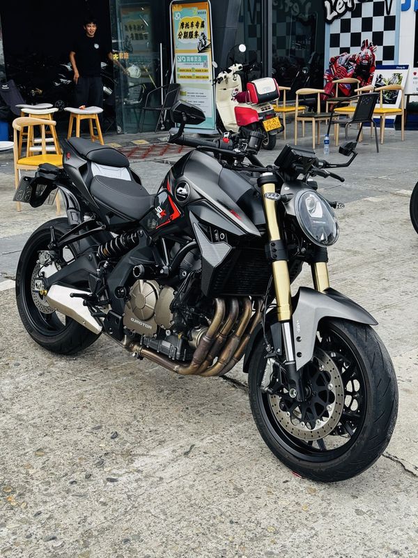 QJMOTOR 追600