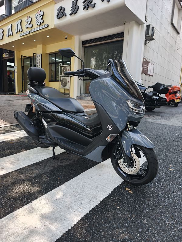 雅马哈 NMAX