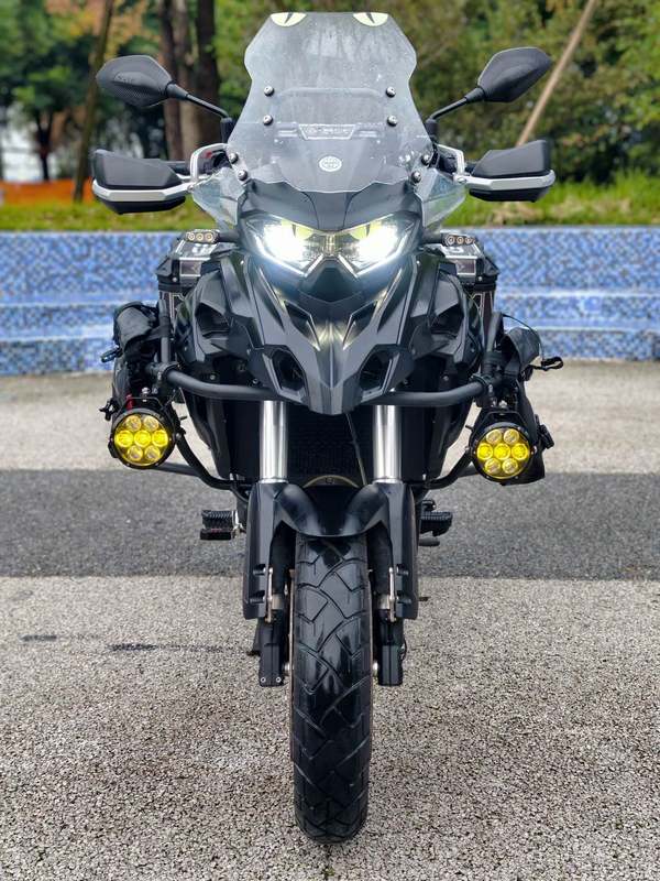 贝纳利 TRK552