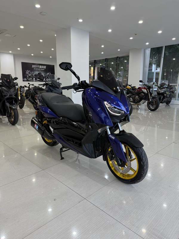 雅马哈 XMAX