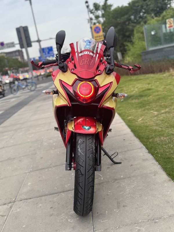 豪爵铃木 GSX250R