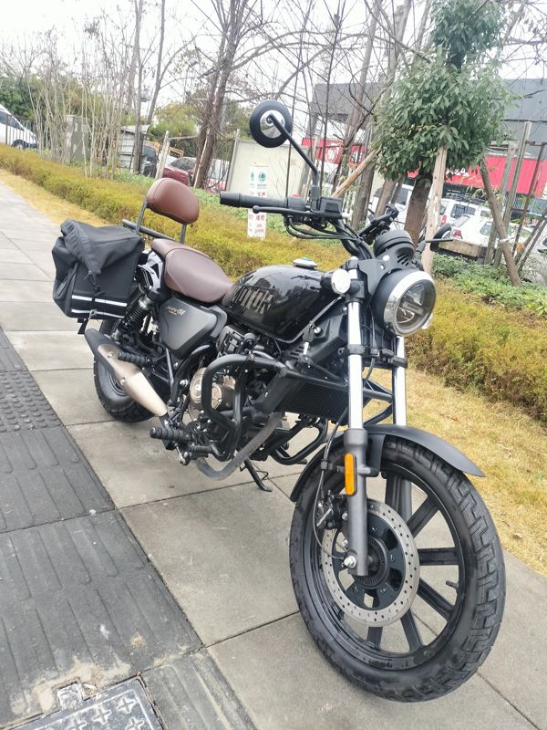 QJMOTOR 闪150