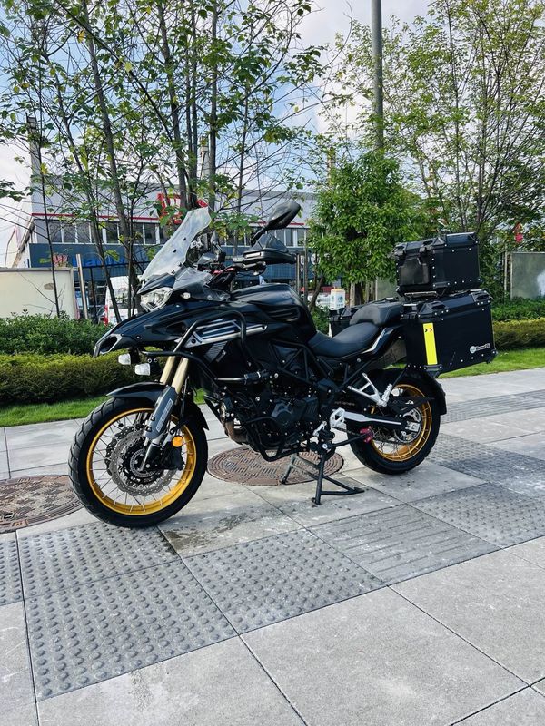 贝纳利 TRK552