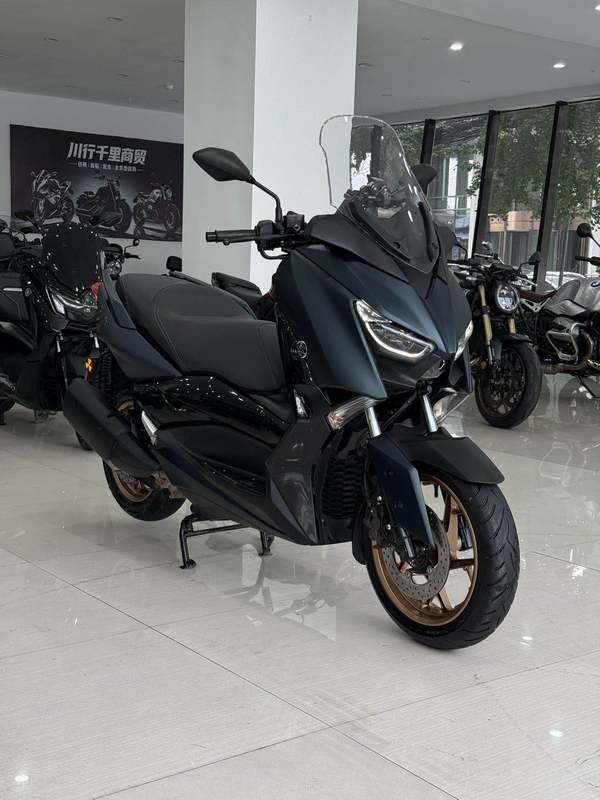 雅马哈 XMAX