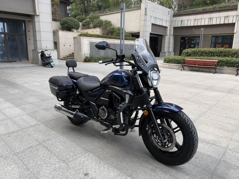 豪爵 TR300