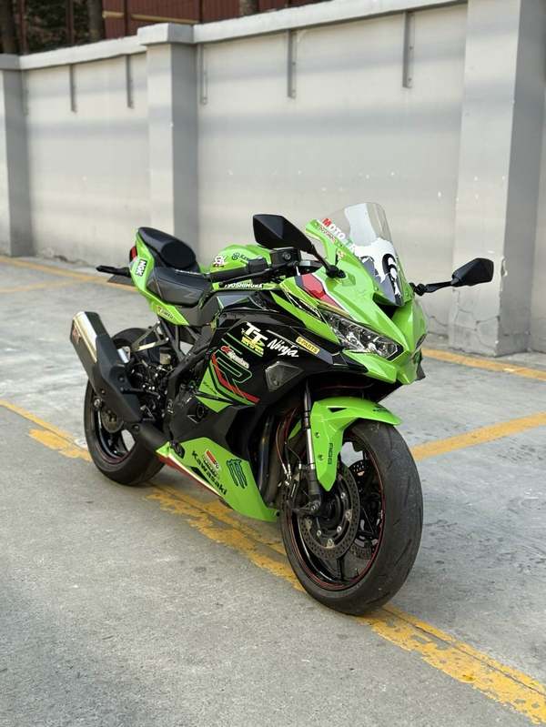 川崎 ZX-4R