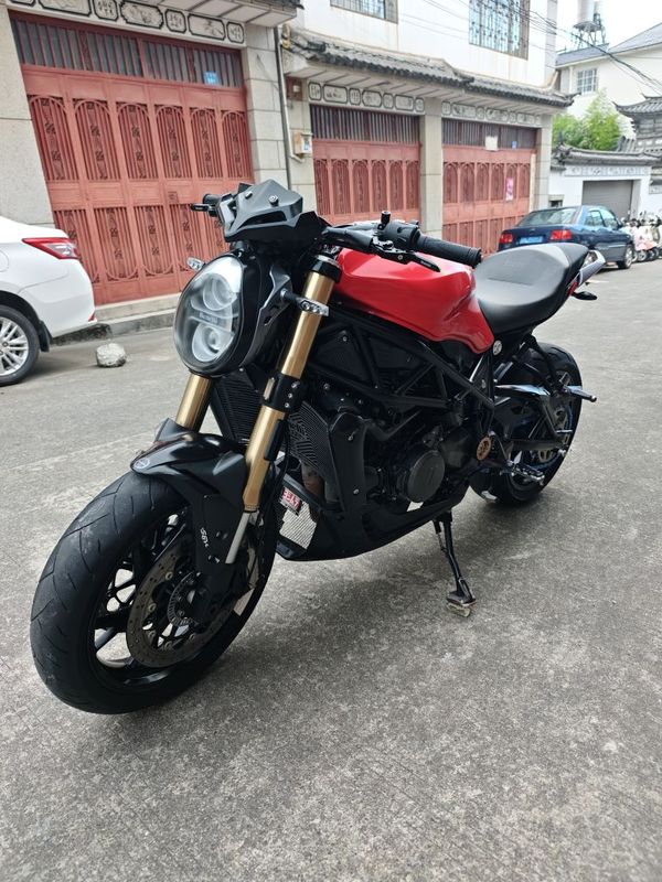 贝纳利 752S