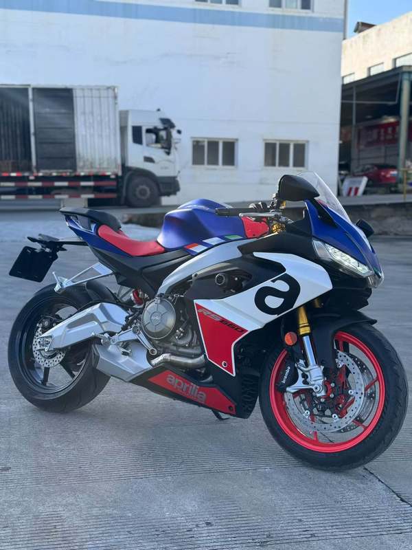 阿普利亚 RS 660 