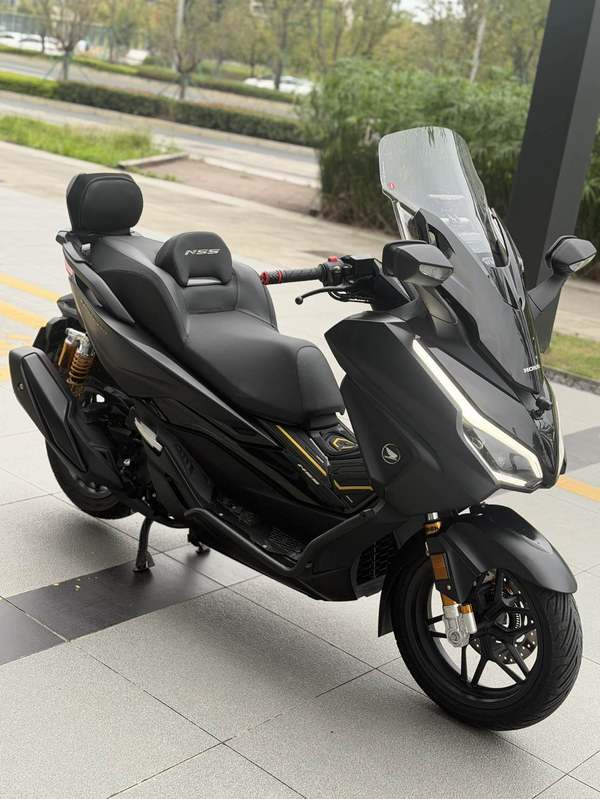 本田WING NSS350