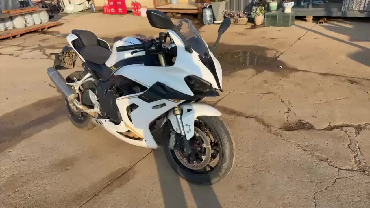 QJMOTOR 赛800