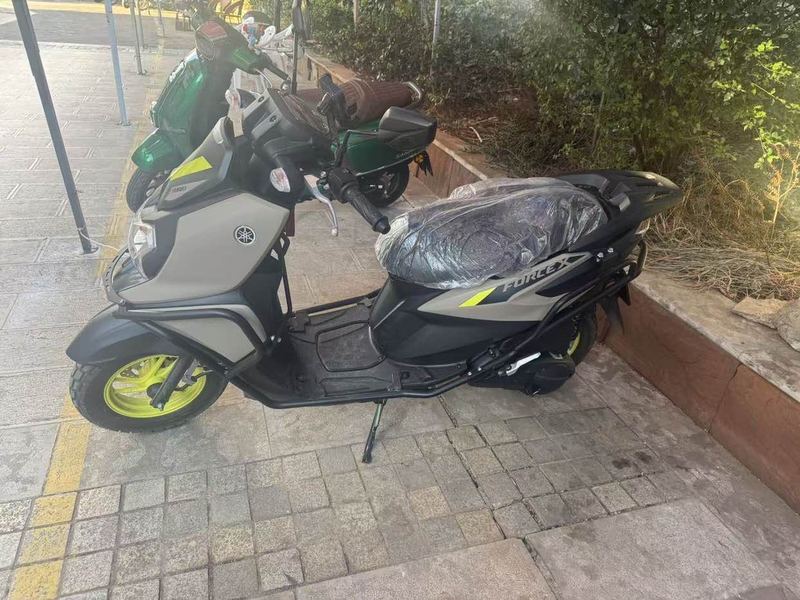 建设雅马哈 福颖125