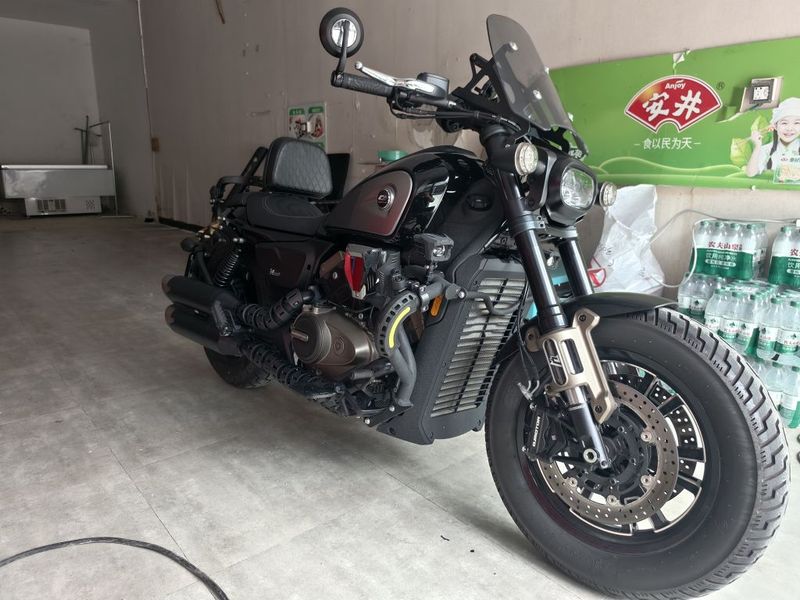 QJMOTOR 闪600