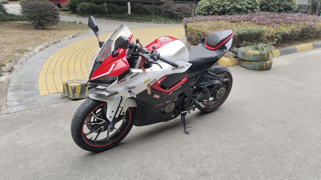 QJMOTOR 赛250