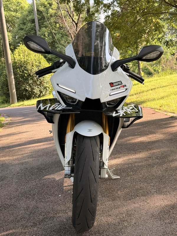 张雪机车 500RR