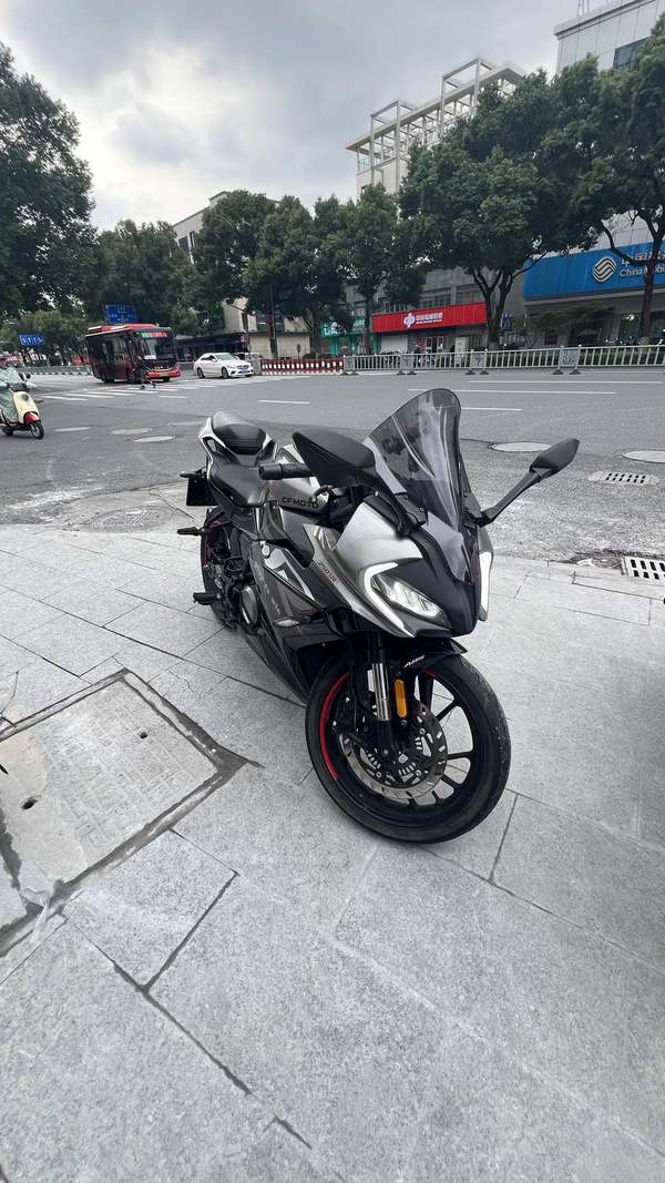春风 250SR