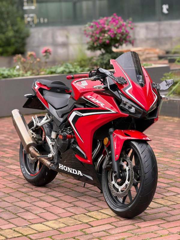 本田WING CBR400R
