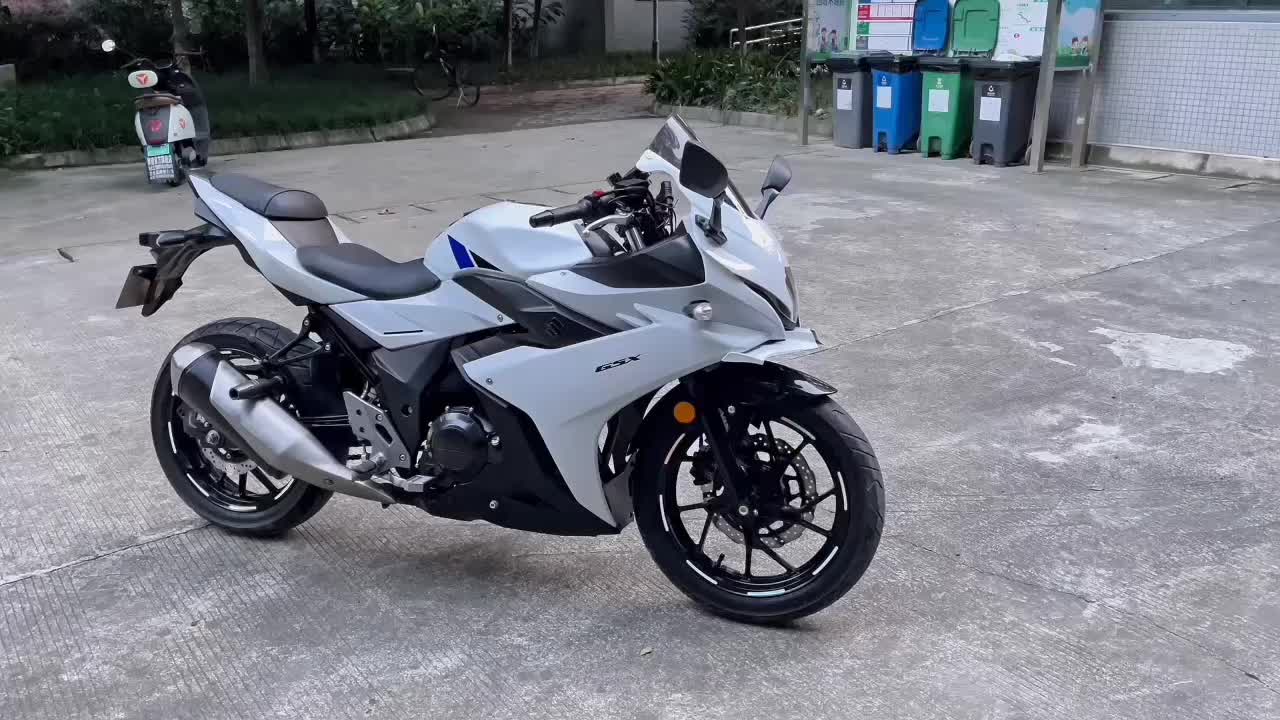 豪爵铃木 GSX250R