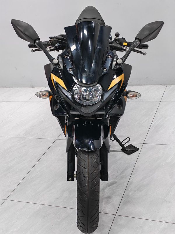 豪爵铃木 GSX250R