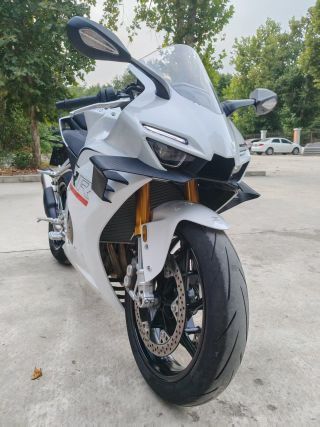 张雪机车 500RR