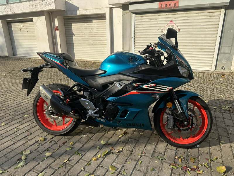 雅马哈 YZF-R3