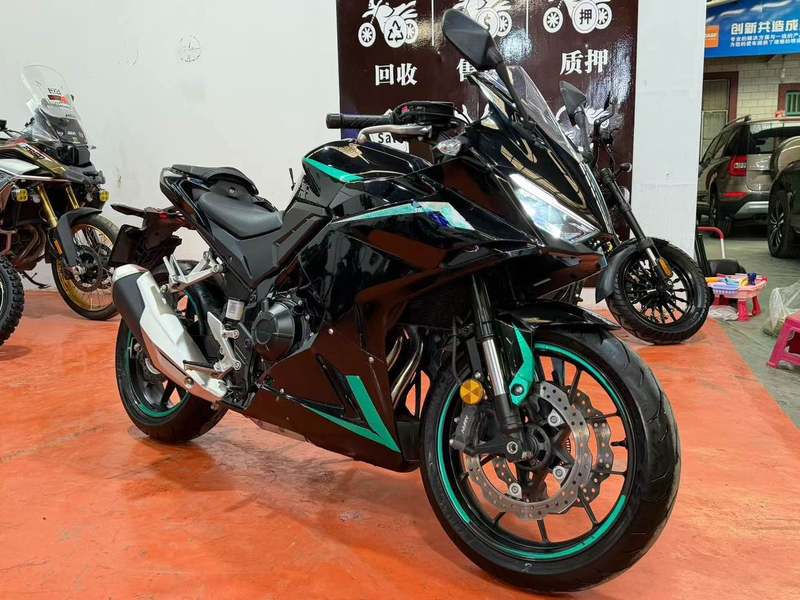 本田WING CBR400R