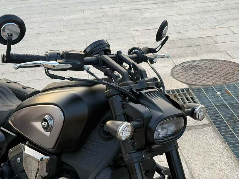 QJMOTOR 闪600