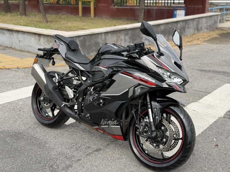 川崎 ZX-4R