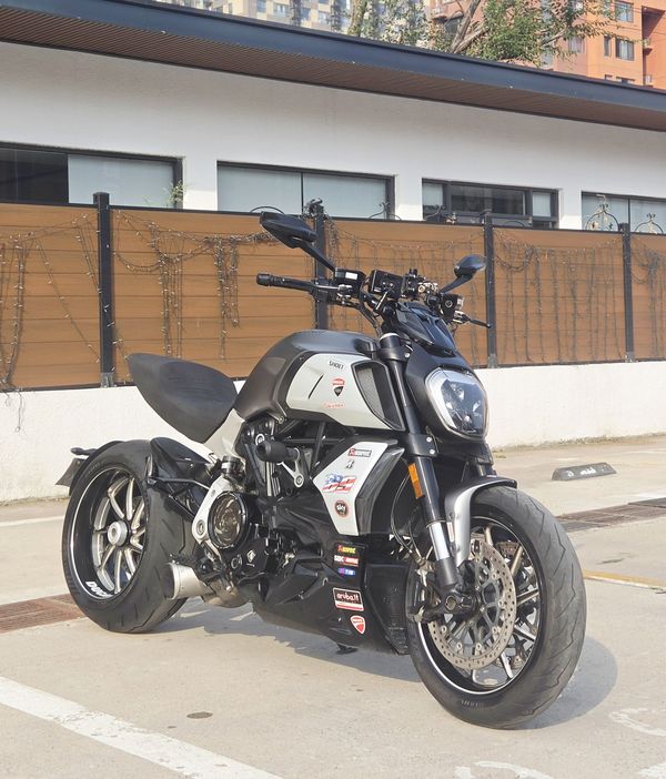 杜卡迪 Diavel 