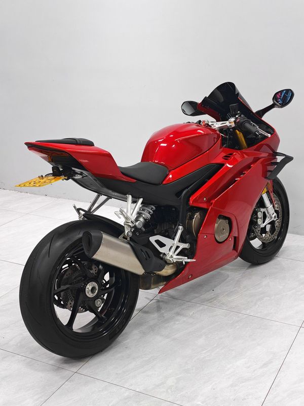 张雪机车 500RR