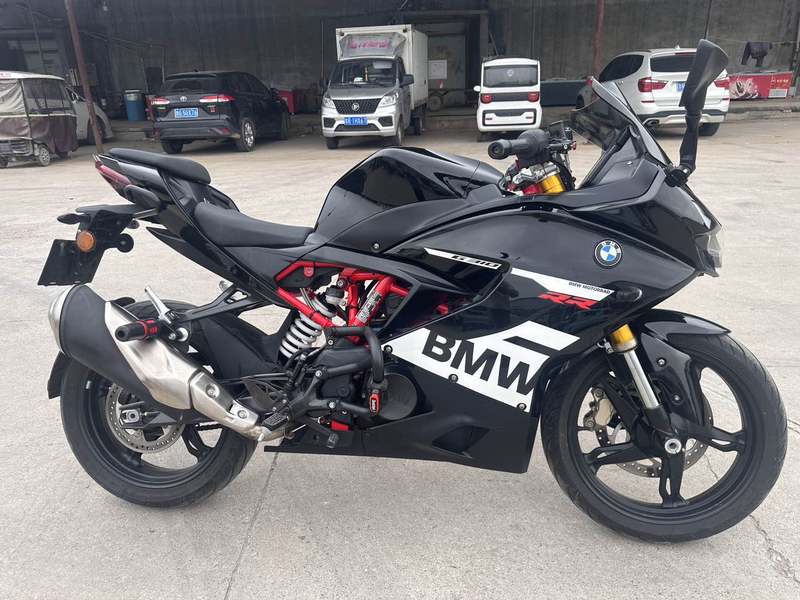 宝马 G 310 RR