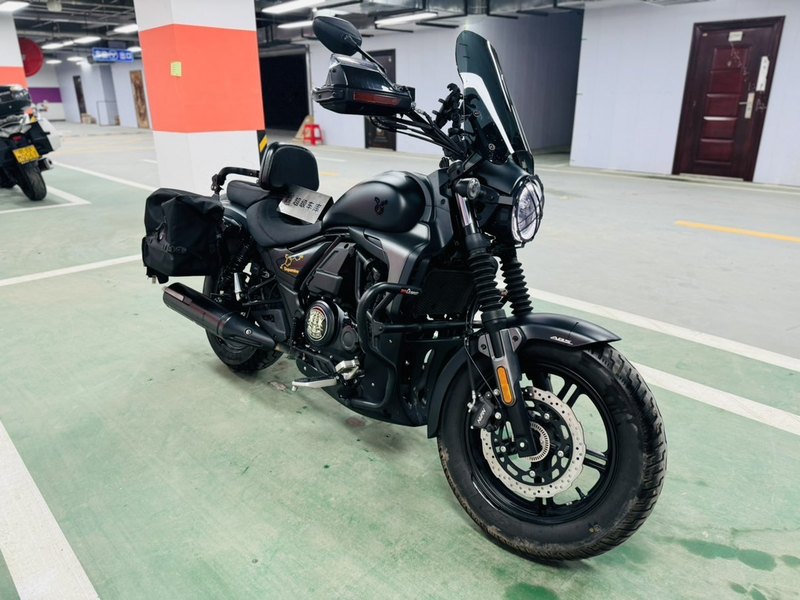 豪爵 TR300