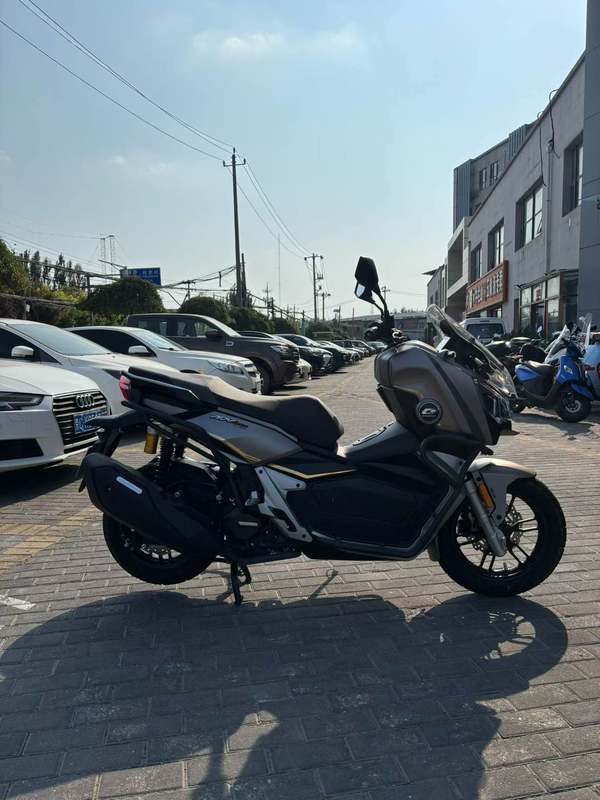 QJMOTOR 鸿250