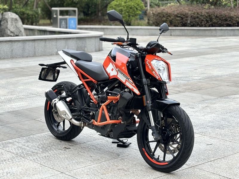 KTMR2R 250 Duke