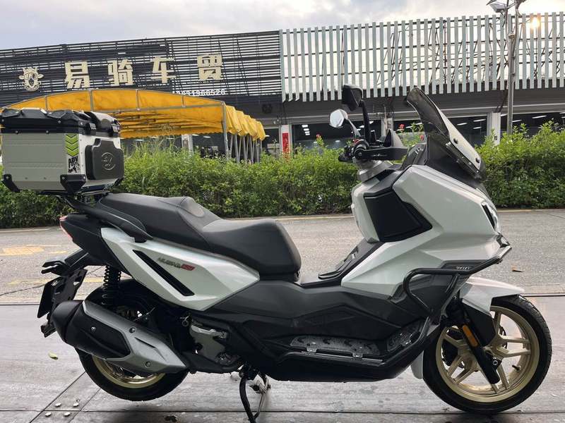 SYM三阳 Husky ADV 300