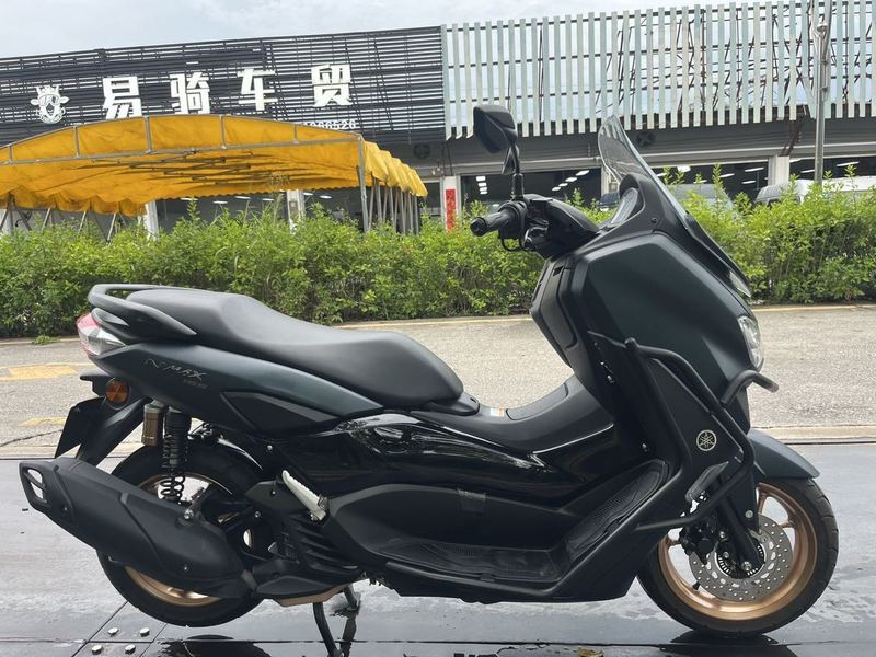 雅马哈 NMAX