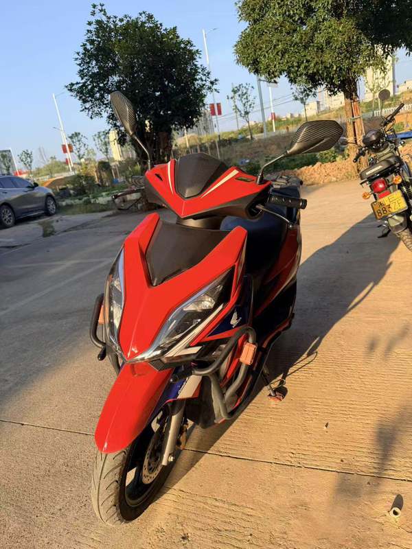 新大洲本田 裂行 RX125Fi